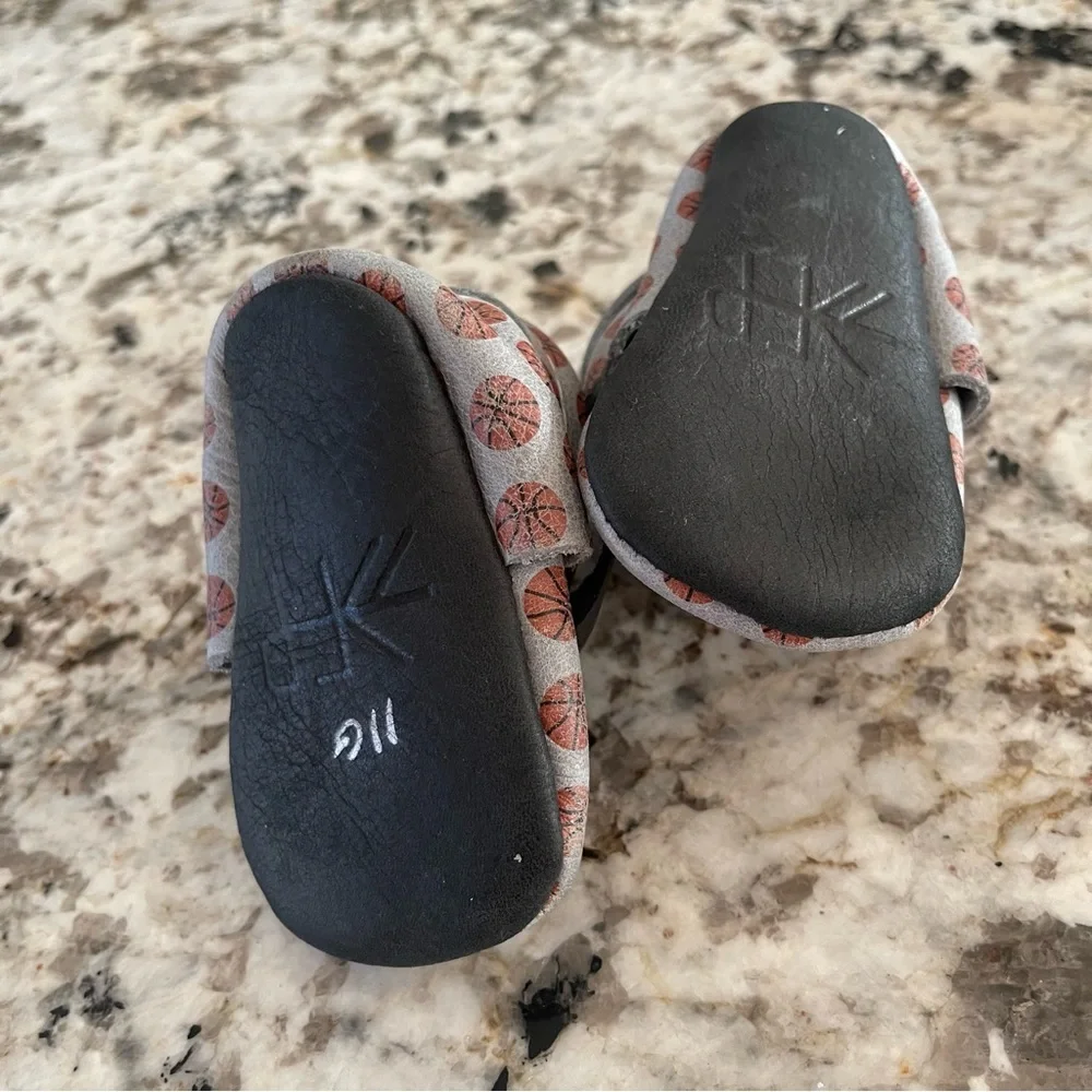 Freshly Picked Basketball Mocassins - Size 1 (US 2.5)